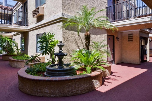 Laguna Inn and Suites image 16