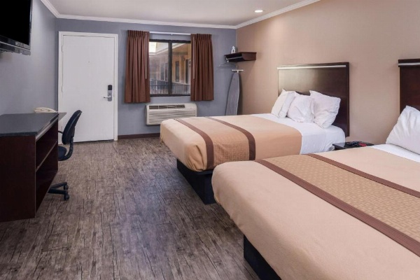 Laguna Inn and Suites image 17