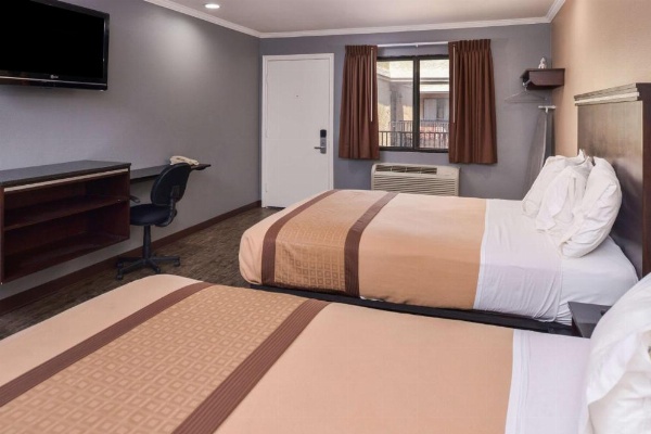 Laguna Inn and Suites image 18