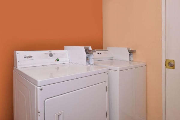 Laguna Inn and Suites image 20