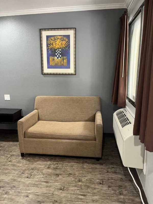 Laguna Inn and Suites image 26