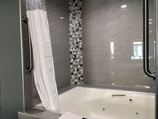 Laguna Inn and Suites 10